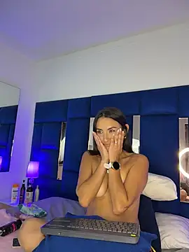 velvetlunaa_ webcam