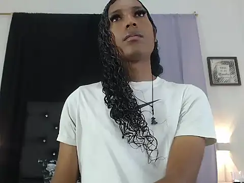 Mia_Hiills webcam