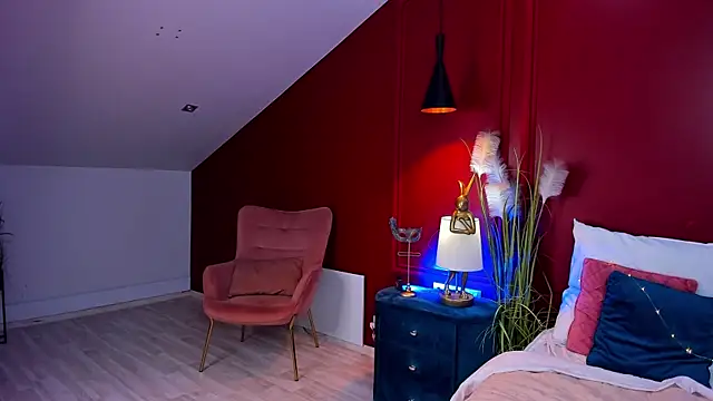 IssaMilf webcam