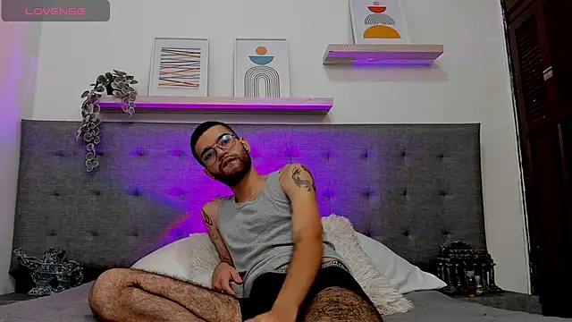 elliot_flame webcam