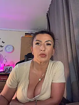 Hotangel75