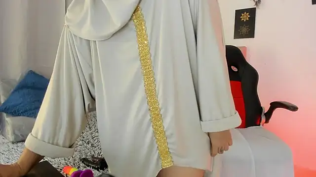 AishaAmin_ webcam