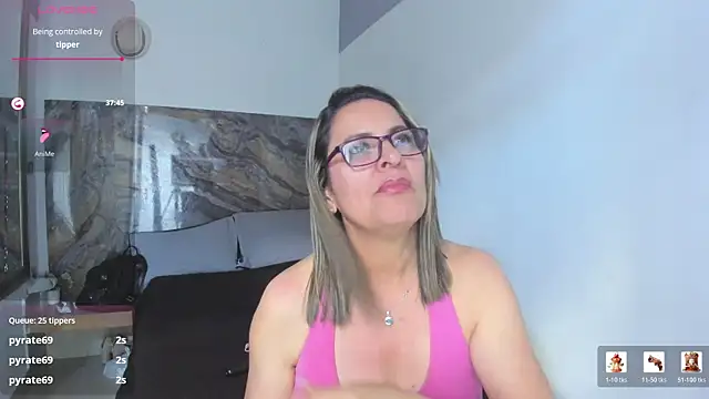 Agatha_Pleasure webcam