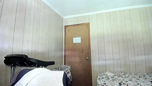 NaturalBeautyQueen webcam
