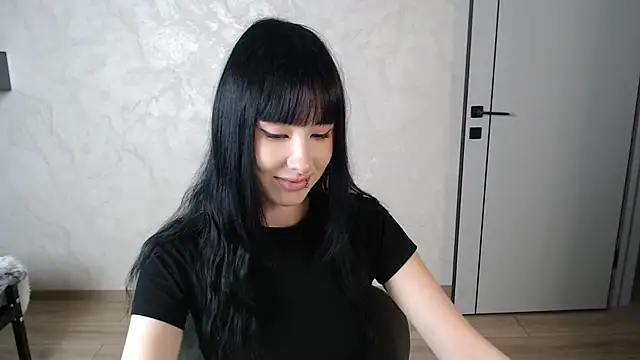 NaemiiBlush webcam