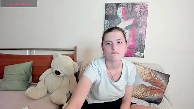 Kira_Devi webcam