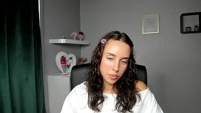 AdeleSolo live cam on StripChat