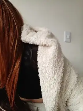 Alejandra_N live cam on StripChat
