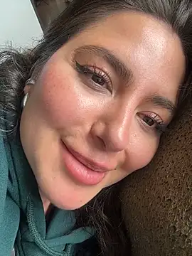 sukhakunis1 live cam on StripChat