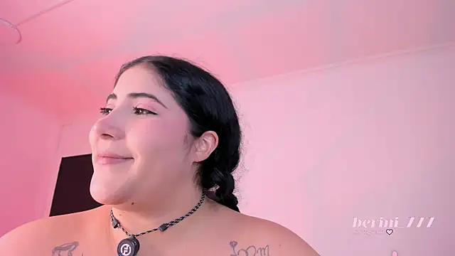 AmberiniHoffman live cam on StripChat