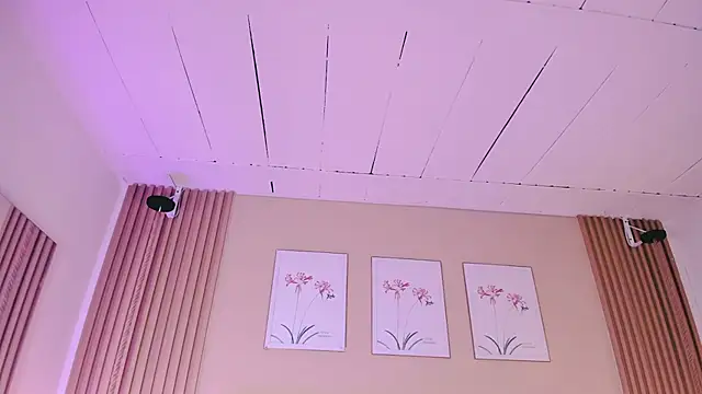 cherlyn_1 live cam on StripChat