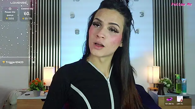 Juliette_Doll_ live sex cam