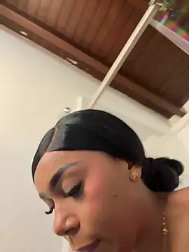YariRose webcam