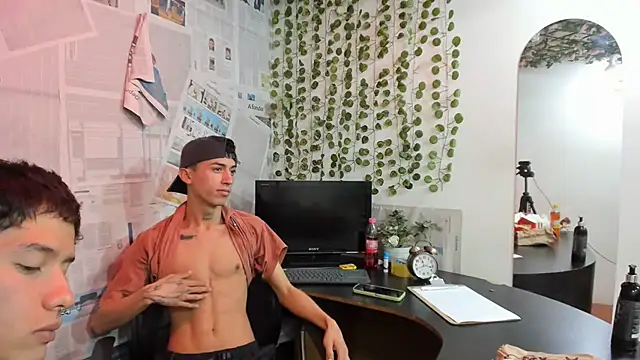 heyy_noah11 webcam