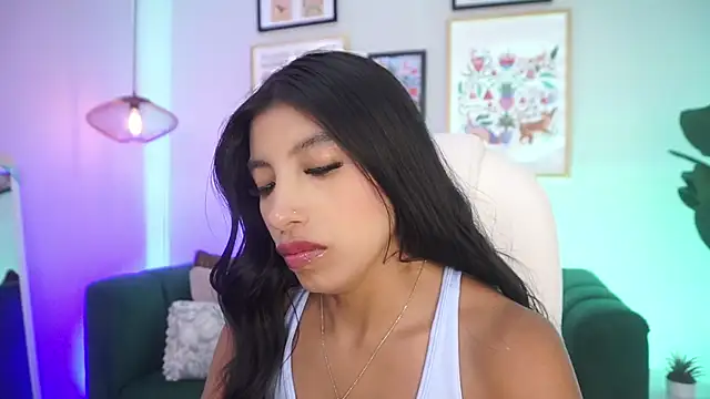 tiffany_low - Tiffany_Low's free webcam - UK Sex Cams