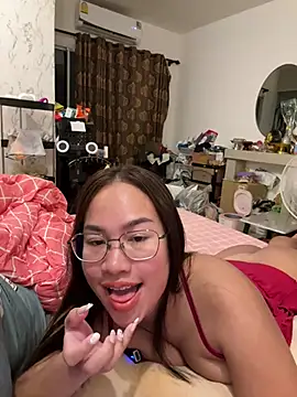 Ponthip webcam