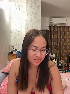 Ponthip webcam