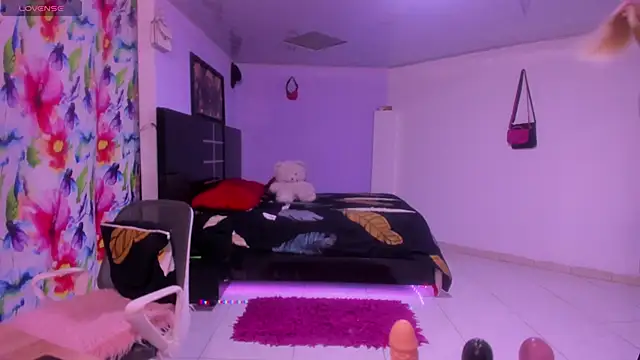 aria_rouss webcam