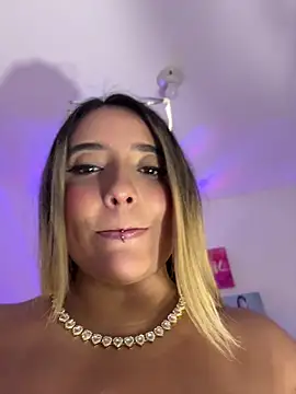 _Ninasanz webcam