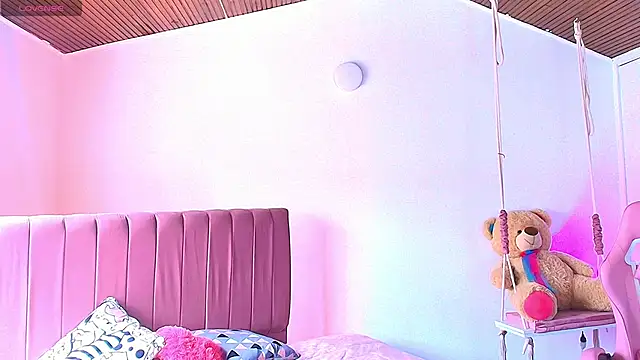 mia_gyutarouwu webcam