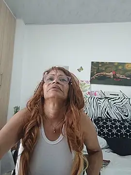 BustyMilf_ webcam