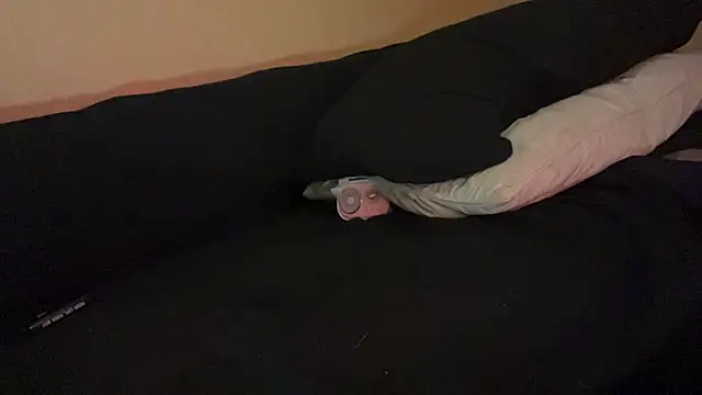 xxmelaniesexx (F teen) - Take off clothes