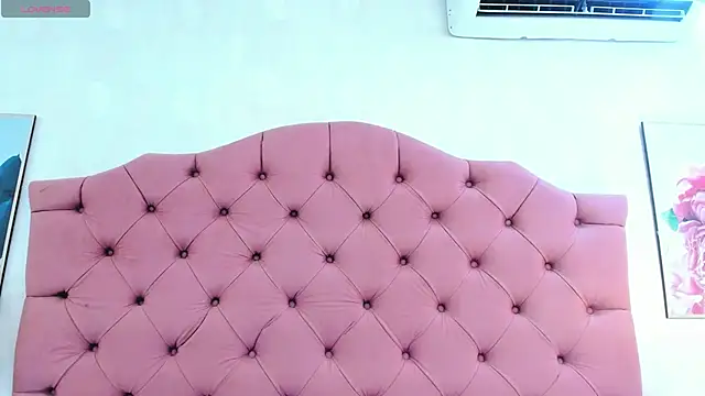 ThyaraJhons webcam