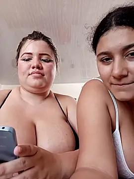 Sara_y_Amy webcam