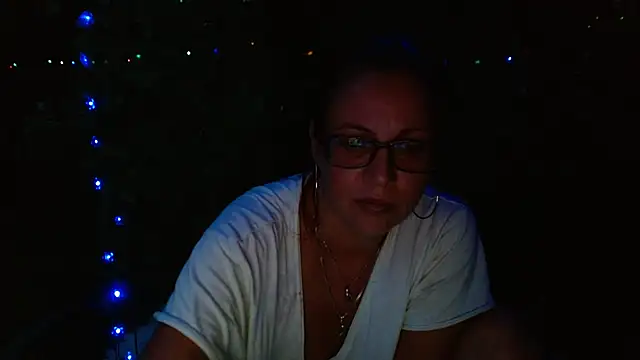 LadyHellene webcam