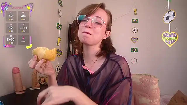 Elise_Nyx webcam