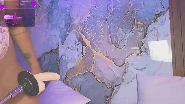 Lolalewis777 webcam