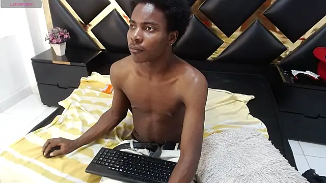NoahJhonson69 webcam