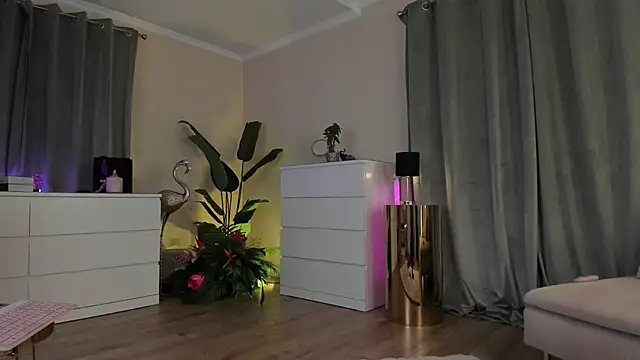 Tinydoll_XO webcam