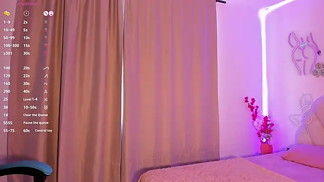 NahomyVega webcam