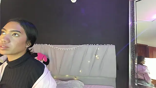 adharaharper webcam