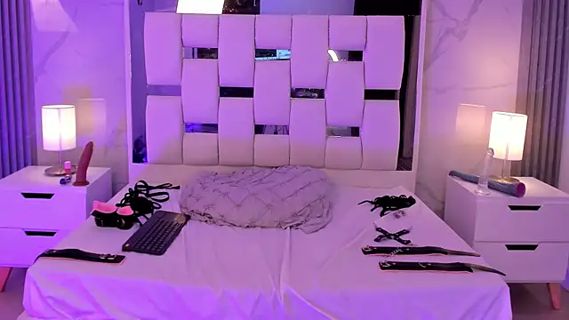 Lana_Hard_As webcam