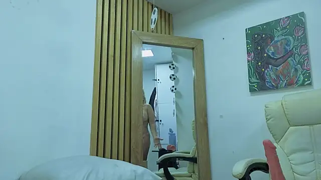 Megan_Lara_ webcam