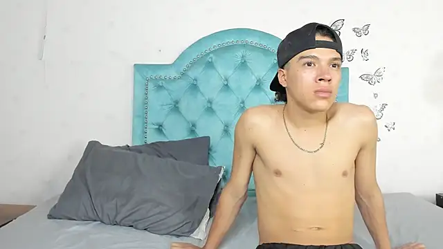 Charlie_Latino webcam