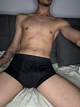 AdrianAfterDark webcam