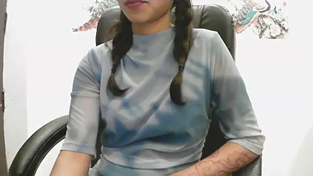 short_girl_ webcam