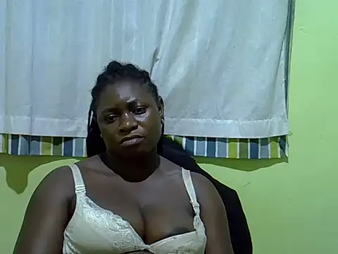 CURVY-CORAZZON webcam