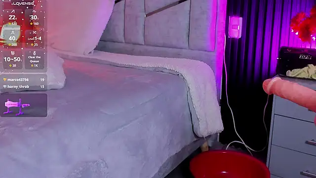 MiaBlackrose webcam