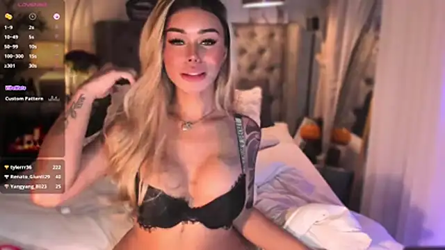 ParisianDoll webcam