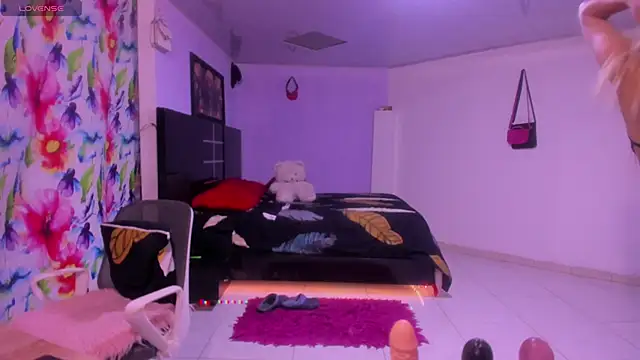 aria_rouss webcam