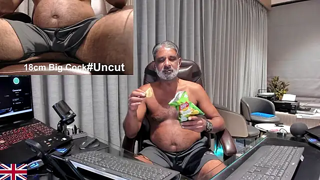 OnlineBossUK webcam