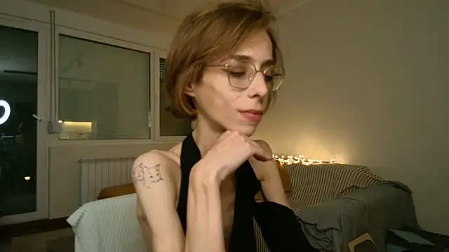 amber_quell_here webcam