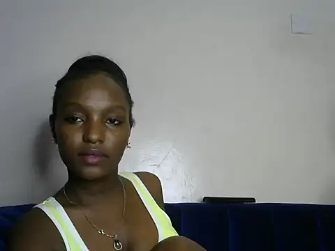 Sexy_strawberina webcam