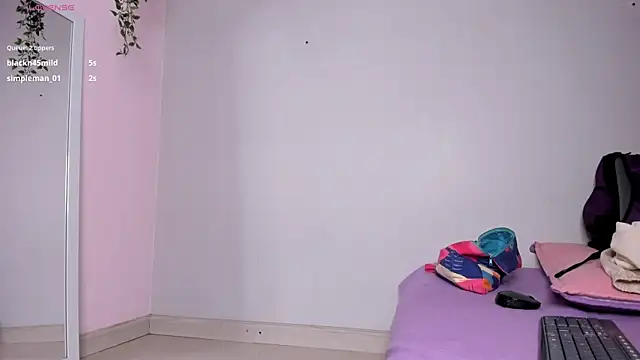 KIMAPRIL live cam on StripChat