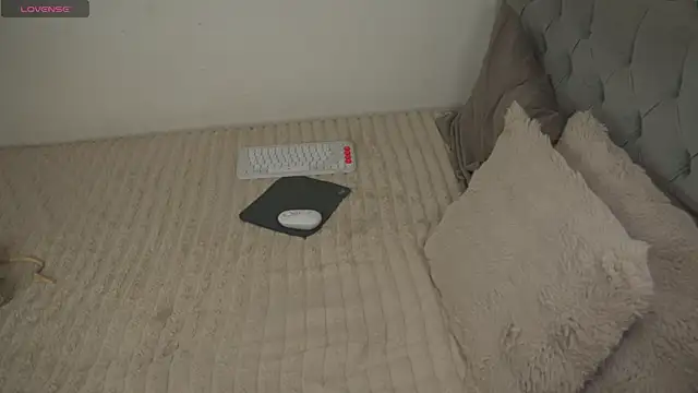 Moon_sweetx2 webcam