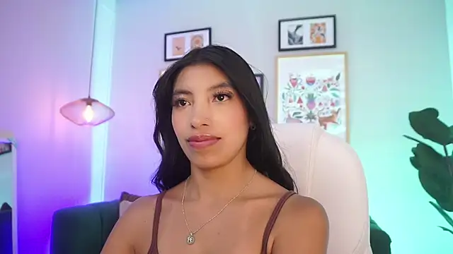 Tiffany_Low webcam